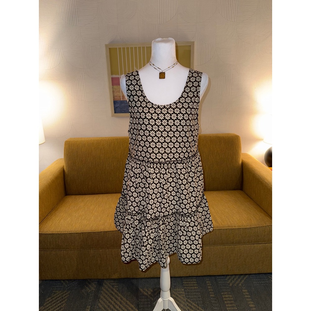 Black White Daisy Floral Tiered Babydoll 100% cotton mini dress Scoop Back M